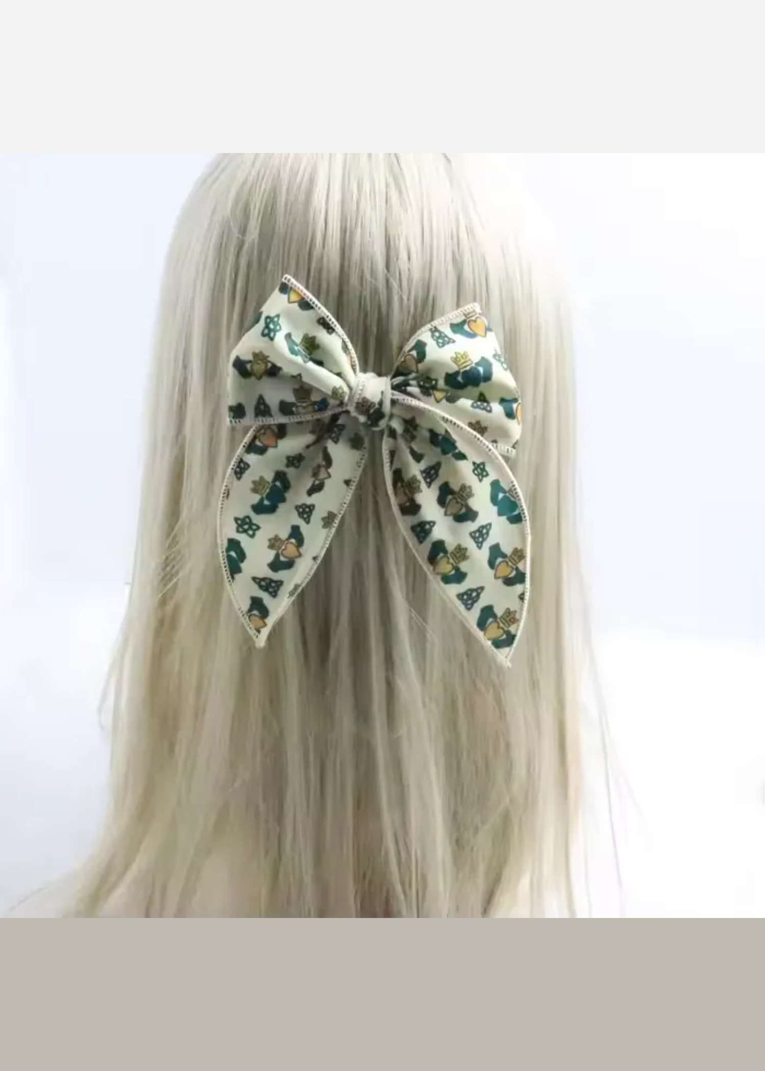 Emerald Claddagh Medium Hair Bow — clip-in hair bow for humans from Haus of Hank