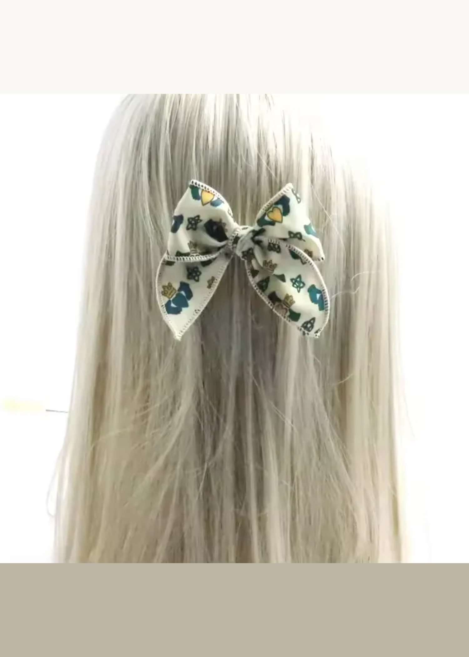 Emerald Claddagh Small Hair Bow — clip-in hair bow for humans from Haus of Hank